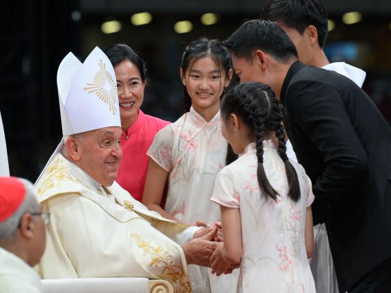 Papa Francesco chiude a Singapore il viaggio in Oriente: l'insegnamento del primo missionario e il sogno Cina