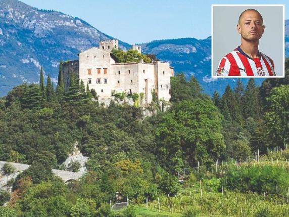 Trentino, l’enigma della vendita di Castel Madruzzo tra società fantasma e il bomber messicano Chicharito