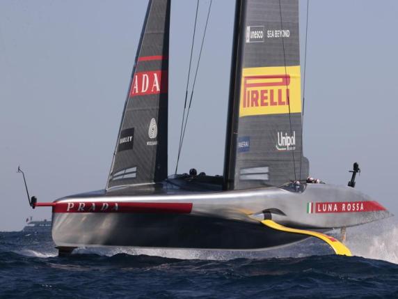 Luna Rossa-American Magic, 4° regata spettacolare: gli italiani vincono in volata, ora la finale è a un passo Diretta 