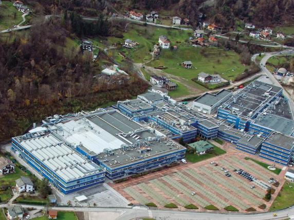 Belluno, no al ponte: a rischio maxi investimento di Luxottica. La soprintendenza: la soluzione c'è, basta qualche modifica