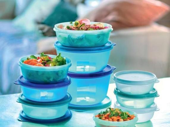 Tupperware, il gigante dei contenitori per gli alimenti in bancarotta: in crisi per il boom del delivery