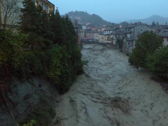 Montagna d'acqua nel forlivese: le case di Modigliana sommerse