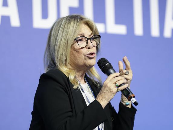 Rita Dalla Chiesa: «Mio padre ucciso per fare un favore a un politico». Poi il silenzio sul nome di Andreotti