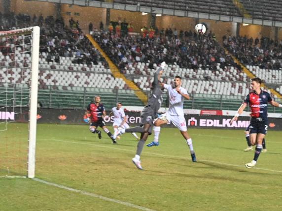 Serie C, Padova-Virtus Verona 4-1: poker dei biancoscudati e primato in solitaria