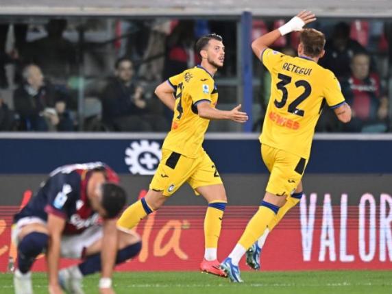 L'Atalanta strappa l'1-1 al Bologna rimasto in dieci: gran gol in extremis di Samardzic