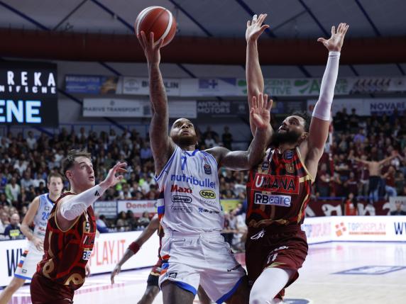 Reyer-Treviso 75-78: i trevigiani espugnano il Taliercio (sold out) a distanza di anni