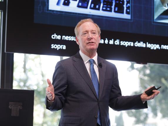 Microsoft annuncia maxi investimento in Italia: 4,3 miliardi di euro per potenziare l’intelligenza artificiale