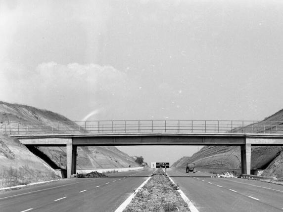 L’Autostrada del Sole compie 60 anni, fu costruita in 8: l’Italia di oggi sarebbe capace di un’opera simile?