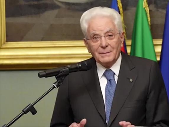 Mattarella: no alle tentazioni di limitare la libertà di stampa