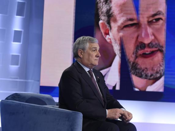 Salvini-Tajani: l'eterno duello tra vice (spesso senza sconti). Ma per il ministro degli Esteri quei cori hanno superato il limite