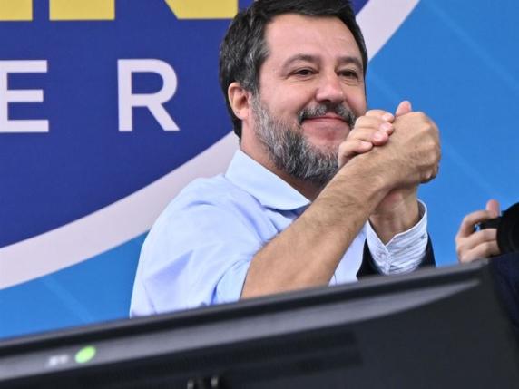 Salvini lancia a Pontida la «Santa alleanza» dei patrioti anti migranti. Orbán: sei un eroe