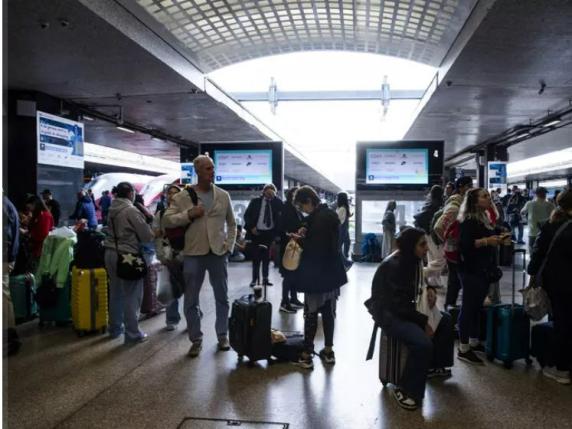 Treno e aereo con una sola prenotazione: accordo Trenitalia-SkyTeam (anche per le carte fedeltà)