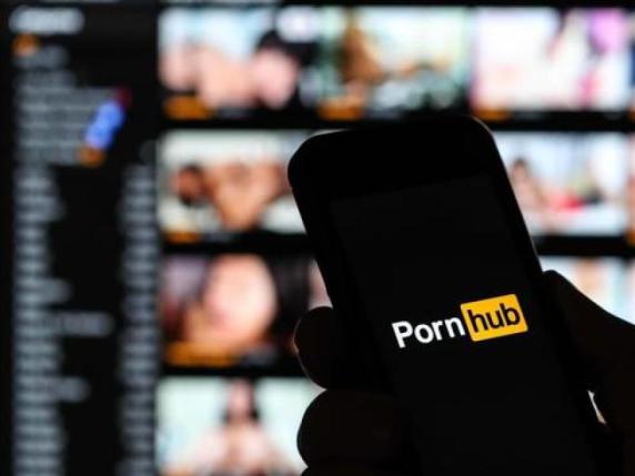 PornHub e altri tre siti a luci rosse sotto indagine Ue: non impediscono ai minori l'accesso ai contenuti