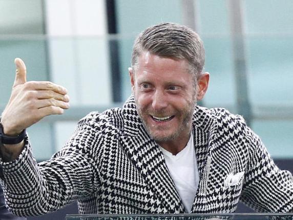 Lapo Elkann, dopo la chiusura di Italian Independent perde altri soldi. E sul conto corrente italiano la Finanza trova solo 1.200 euro