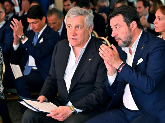 Extraprofitti, nuovo scontro nella maggioranza. La Lega: «Giusto ed equo far pagare i banchieri». Tajani: «Mai con noi, è roba da Unione sovietica»