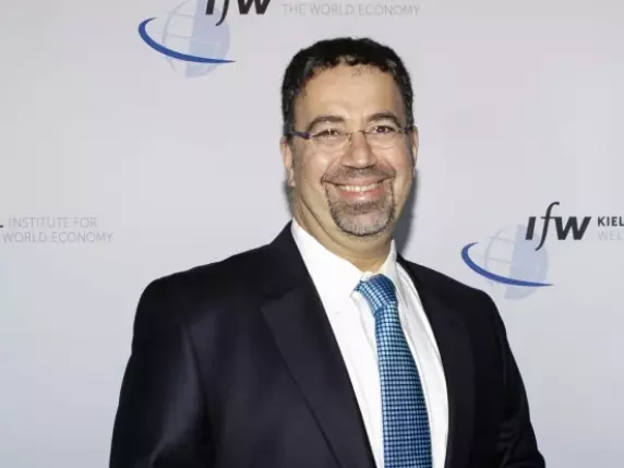 Daron Acemoglu, il premio Nobel per l’economia: «Lavoro e stipendi, vi spiego gli errori e gli eccessi dell’intelligenza artificiale»