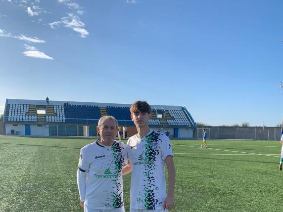 Soccer Stornara (Promozione), nonno e nipote compagni di squadra. «Un momento che aspettavo da tanto»