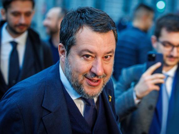 Open Arms, Salvini e il processo a Palermo: il leader porta in piazza la Lega