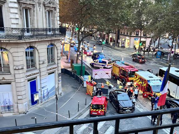 Parigi, autista di un Suv investe e uccide un ciclista dopo un litigio: a bordo anche la figlia. Torna l'appello contro la «violenza motorizzata»