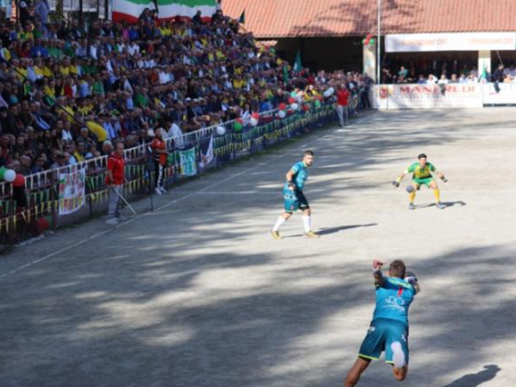 Piemonte, ad Alba c'è la finale scudetto della Pallapugno. Tutto sul più piemontese degli sport