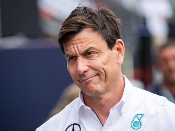 Toto Wolff furioso per penalità a Norris su Verstappen nel Gp Austin di F1: «Sappiamo perché, ma in tv non si può dire»