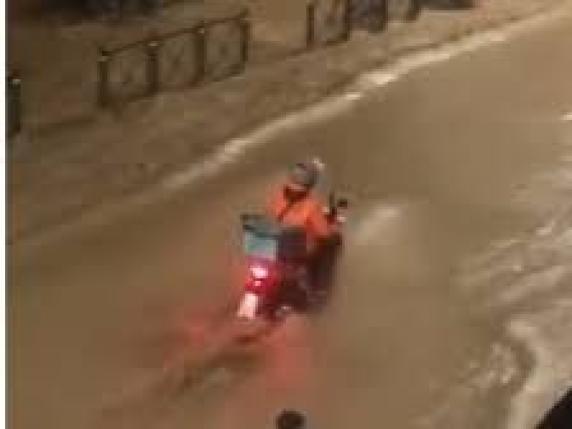 Rider nel fango a Bologna