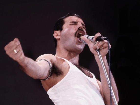 «Freddie Mercury aveva una figlia segreta»: la rivelazione 48 anni dopo, in un libro