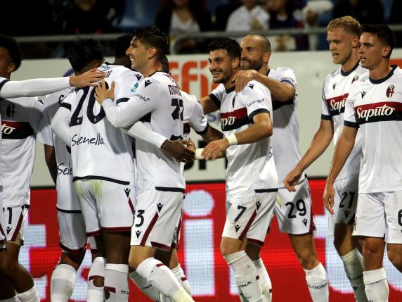 Il Bologna vince a Cagliari e ritrova il sorriso: Orsolini e Odgaard firmano il 2-0 che risolleva Italiano