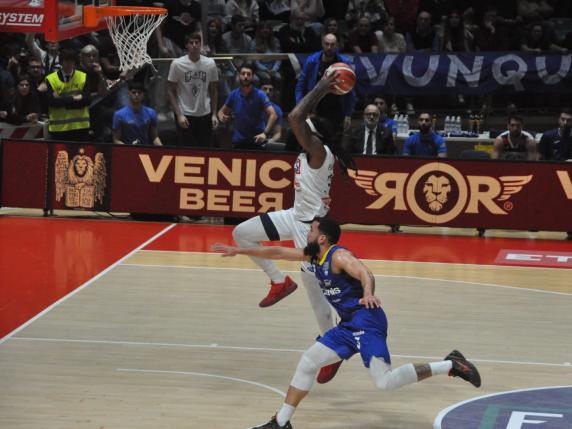 Fortitudo-Scaligera Basket 70-67: Bologna torna a vincere contro una Verona arrembante