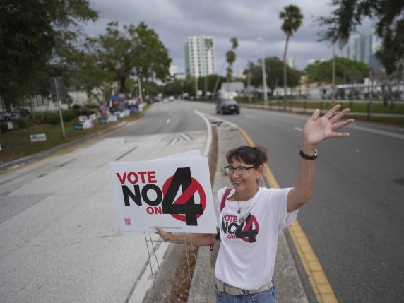 Aborto in Florida, non passa il referendum per portare l'interruzione di gravidanza a 24 settimane