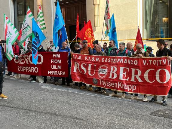 Ferrara, sospesi (per ora) i licenziamenti alla Berco