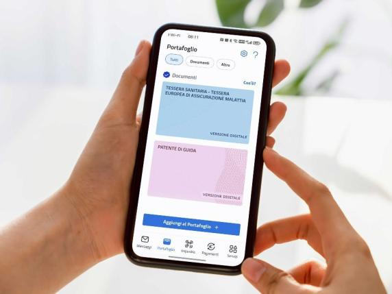 IT Wallet, il portafoglio digitale ora arriva a 250 mila cittadini: quali documenti caricare e come usarli