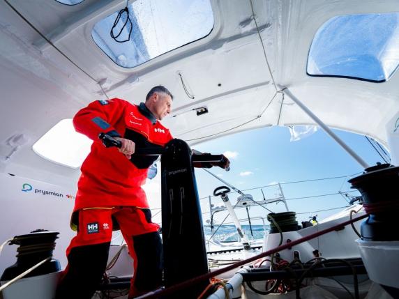 Giancarlo Pedote al Vendee Globe: «In barca ai confini del mondo: freddo, paura e champagne. La felicità dura istanti»