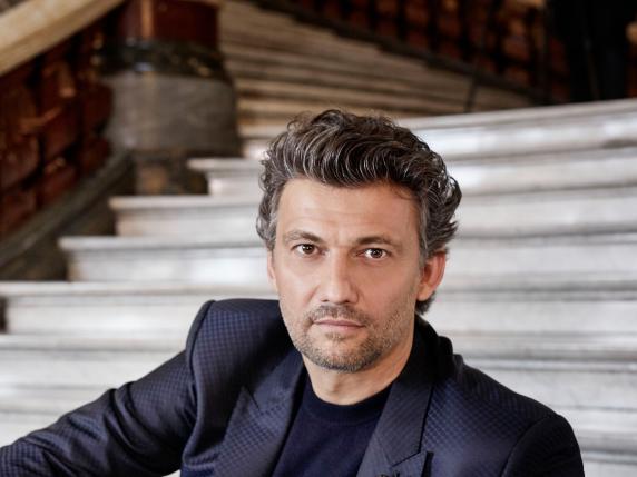 Prima della Scala, Jonas Kaufmann lascia il ruolo da protagonista: «Motivi familiari»