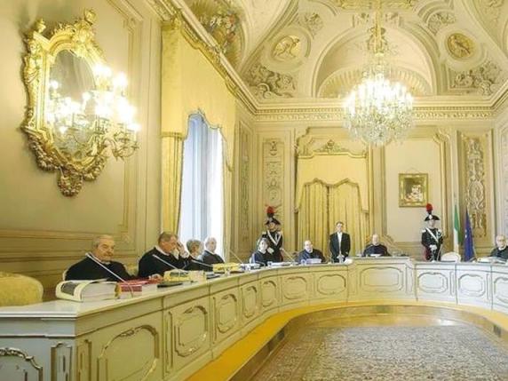 Sentenza della consulta, la Provincia: «Cambieremo la legge». Il costituzionalista: «L’Autonomia è stata rispettata»