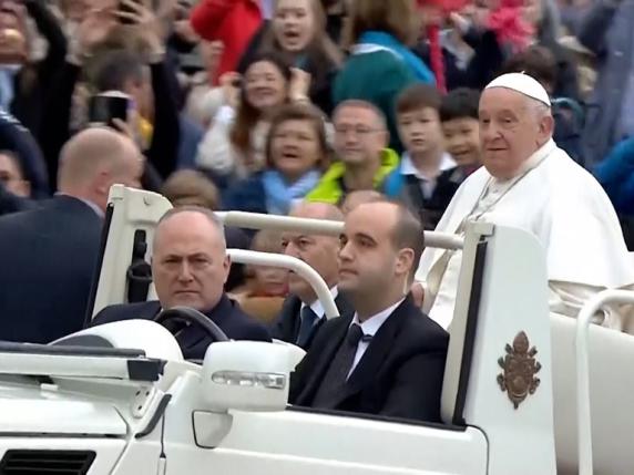 Vaticano, il Papa sul Fondo pensioni: «Va rivisto, genera disavanzo». I sindacati: «Poca trasparenza»