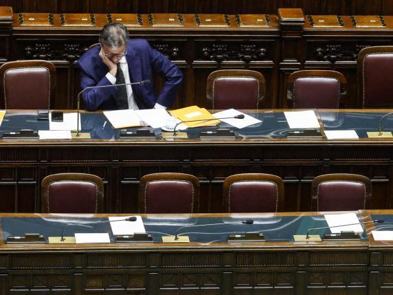 Manovra, canone Rai, flat tax, meno tasse ai ceti medi, bonus scuole paritarie: i nodi da sciogliere