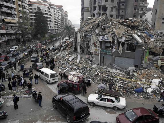 Libano, traffico e macerie, ritorno a Dahieh. Beirut alla prova di una tregua fragile