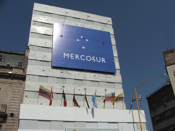 Mercosur-Ue, accordo storico per il libero scambio: gli effetti sui mercati (e perché gli agricoltori protestano)