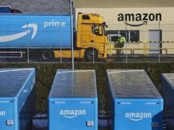 Amazon, sono stati reintegrati i tre lavoratori sospesi per non aver consegnato in tempo i pacchi decisi dall’algoritmo