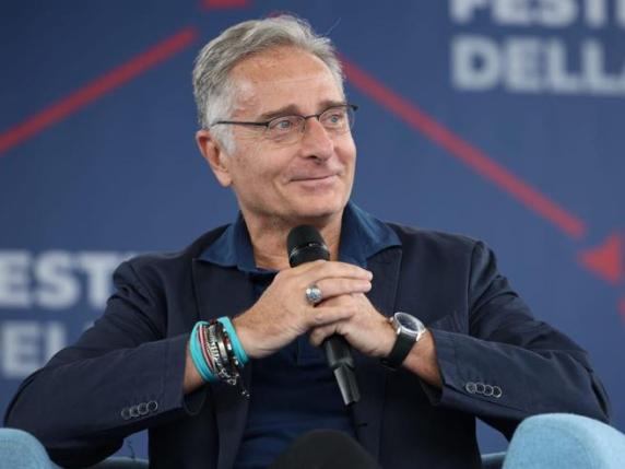Paolo Bonolis: «A Sanremo non c'è sostanza da tempo. Pucci via dal Festival? Ha fatto bene»