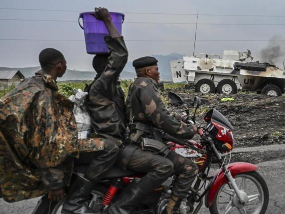 Congo, battaglia tra esercito e ribelli a Goma. Ambasciate sotto attacco a Kinshasa: «Complici del saccheggio di minerali»