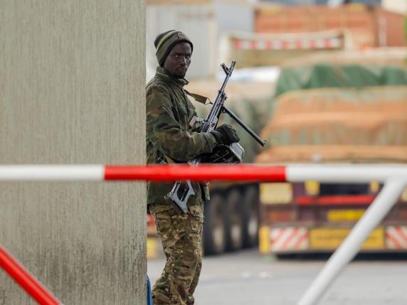 Congo nel caos, le voci: «Un proiettile vagante ha ucciso il figlio di un collega e non possono seppellirlo»