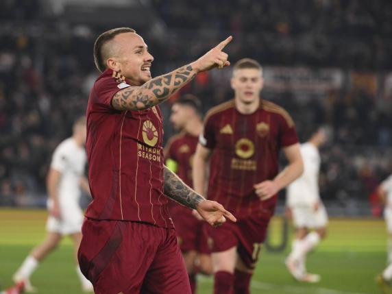 Angelino e Shomurodov, gol per i playoff di Europa League: Eintracht battuto 2-0, la Roma poi «rischia» il derby agli ottavi