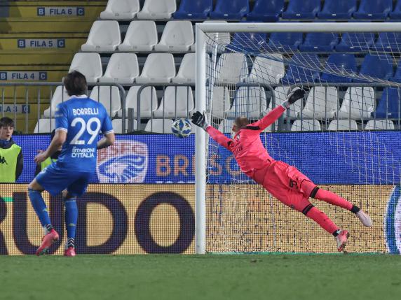 Il Brescia sbatte sul palo, contro la Salernitana uno 0-0 che prolunga il digiuno di vittorie in casa