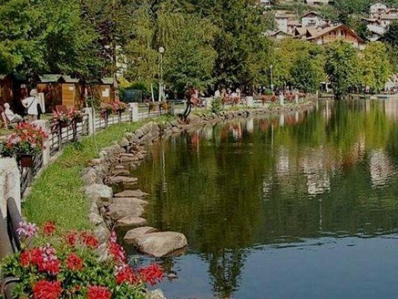 Pinè, il lago di Serraia in Trentino continua a essere «gravemente malato»