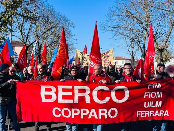 Berco e il licenziamento di 247 lavoratori, scatta lo sciopero. La Regione: «Il ministro Urso convochi la ThyssenKrupp»