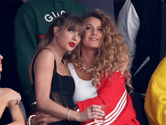 Taylor Swift e Blake Lively, amicizia al capolinea? La popstar «caccia» l'attrice dal suo palco al Super Bowl