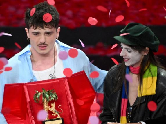 Eurovision Song Contest, Olly rinuncia e tocca a Lucio Corsi: che sfida con l'Espresso macchiato dell'estone Tommy Cash