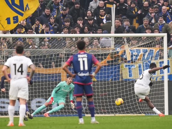 Parma-Bologna, i rossoblù la buttano via: dominano ma senza mai pungere. Finisce 2-0 e la corsa all'Europa si fa in salita